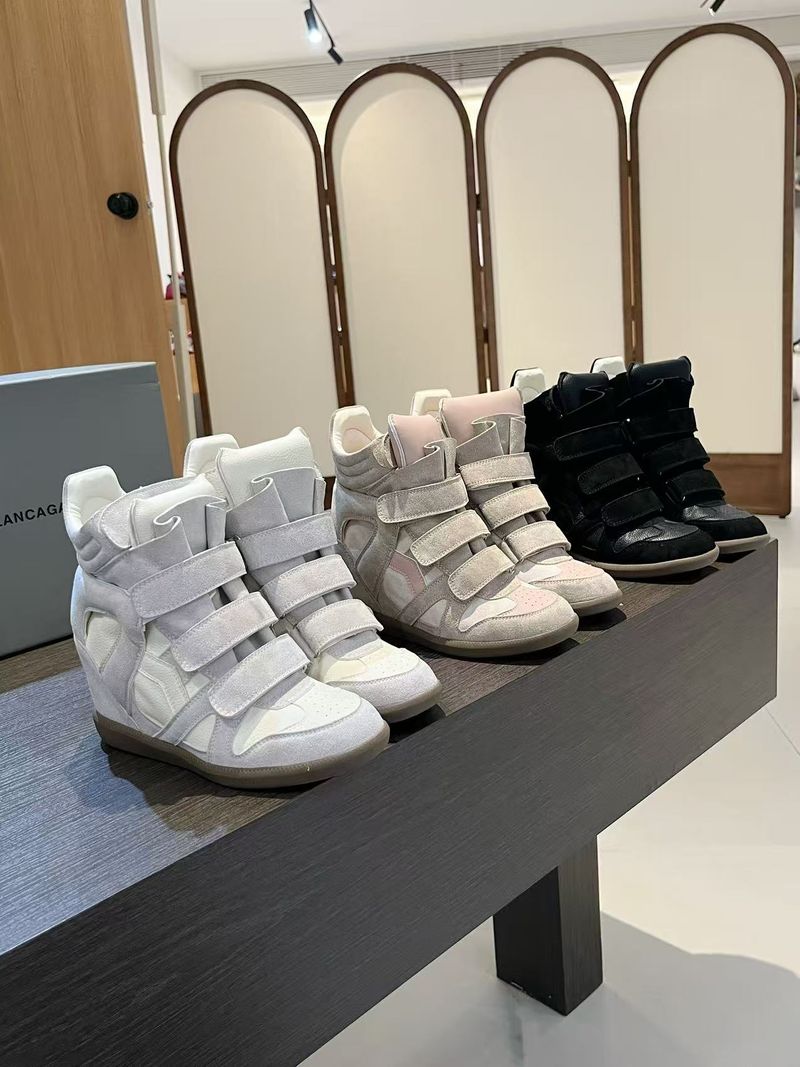 New Magic Invisible Height-Boosting Women's Shoes 8cm Wedge Heel Color-Blocked Athletic Casual Sneakers_voghion.com