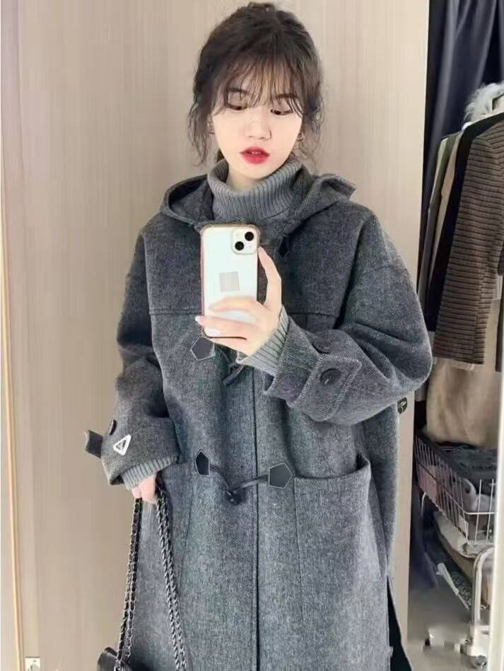 Elegant Audrey-style Wool Coat With Horn Buttons For Women, Thick Winter Overcoat, Petite-Friendly Long Tweed Jacket_voghion.com