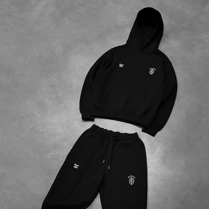 Trendiges Streetwear-Hoodie- und Jogger-Set mit Reißverschluss-Design für Männer und Frauen | Lässiges Pullover-Sweatshirt und Lounge-Hose_voghion.com