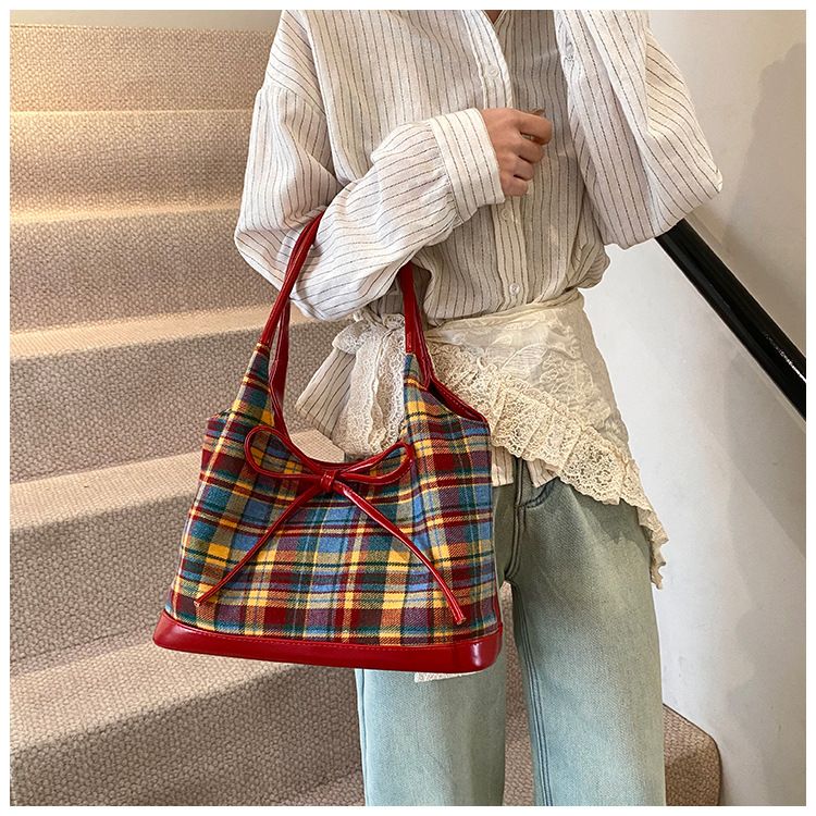 Borsa a tracolla grande ed elegante con tracolla staccabile, borsa a mano spaziosa per lavoro e viaggio, con motivo a quadri a blocchi di colore, per donna_voghion.com