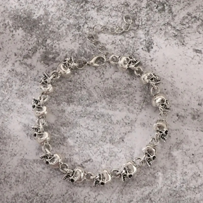 Men's Punk Skull Bracelet - Vintage Alloy Bangle With Edgy Skull Head Design, Bold Statement Gothic Jewelry, Trendy Rocker Style Accessory For Men_voghion.com