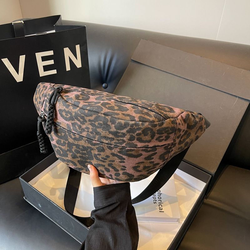 Korean Style Versatile Large Capacity Shoulder For Women 2025 New Trendy Fashion Leopard Print Crossbody Chest Dumpling_voghion.com
