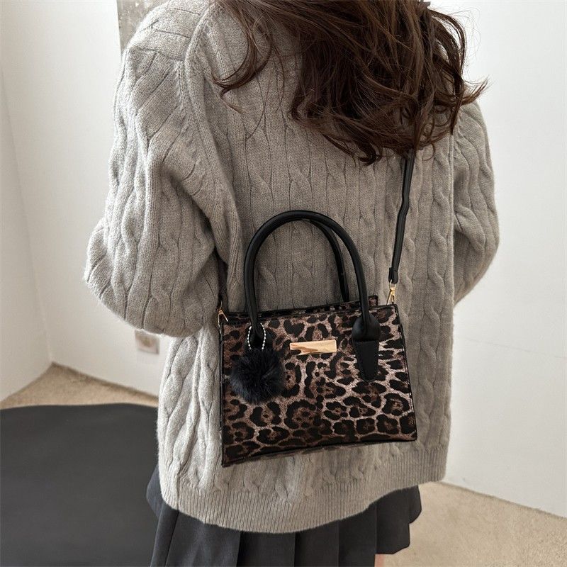 Bag High-End Pom-Pom Crossbody Leopard Print Versatile Fashionable Shoulder Handbag For Women_voghion.com