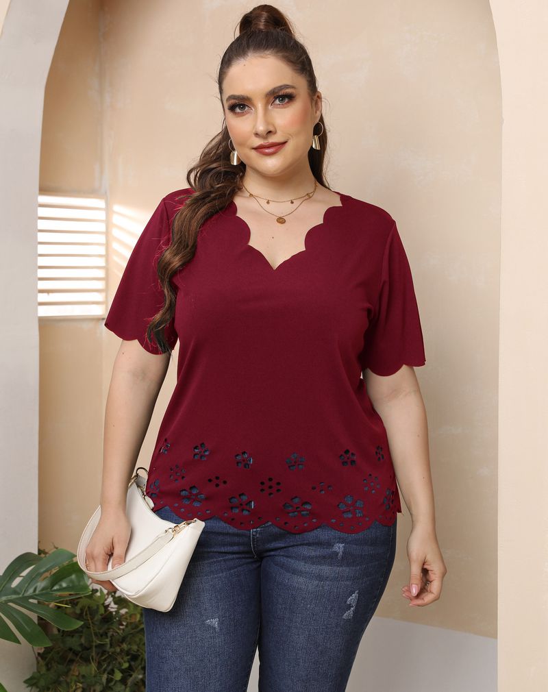 Női felső plus size égetett virágmintás, kivagdosott, mély V-nyakú rövid ujjú póló_voghion.com