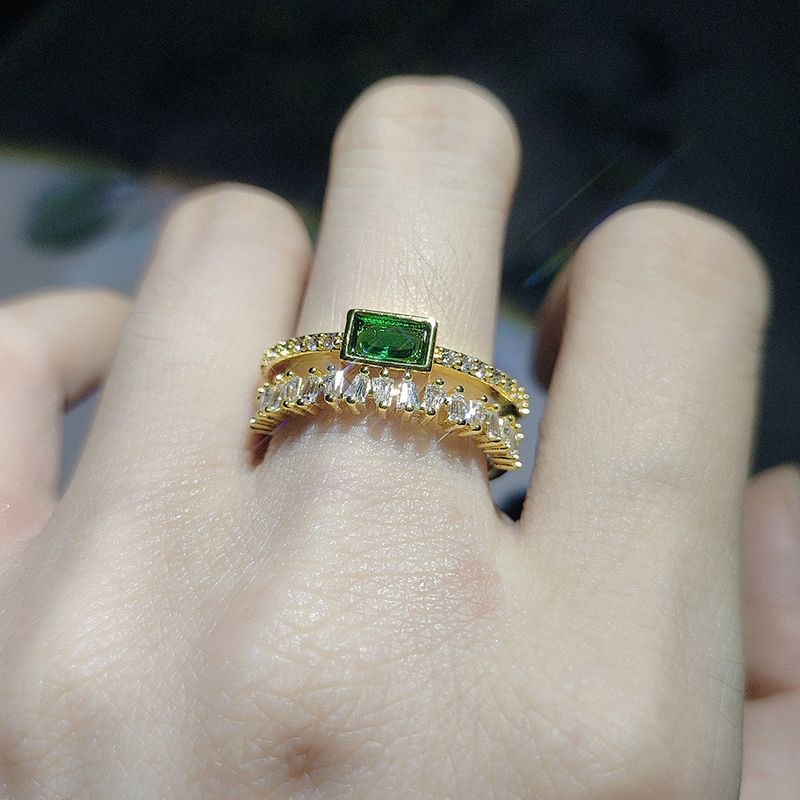 Beliebter geometrischer offener Ring mit farbigem Zirkon für Frauen. Verstellbarer Ring aus Kupfer und vergoldet_voghion.com