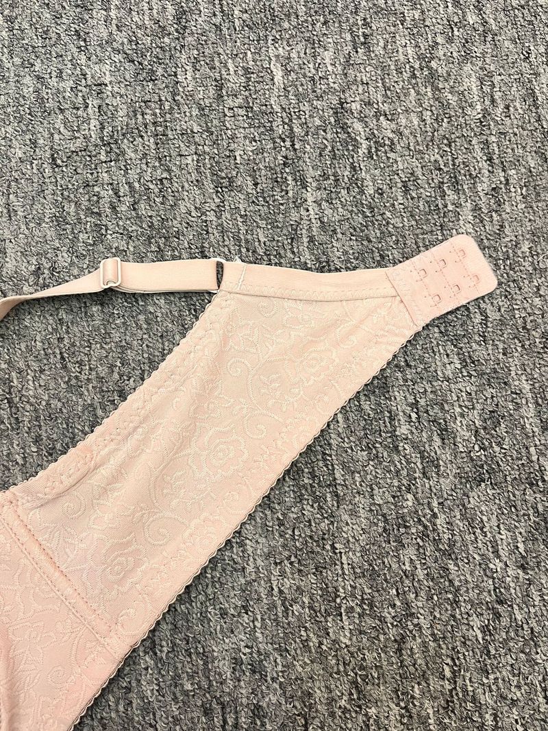 Plus Size Lace Underwire Bra With Wide Straps - Push Up & Full Coverage - Comfortable & Breathable - Available In Black, White, Nude (Sizes 80D-110F)_voghion.com