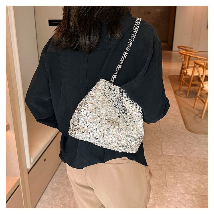 Popolare per la nuova borsa a secchiello con catena glitter estiva da donna 2023, borsa a tracolla a spalla singola con trama di nicchia_voghion.com