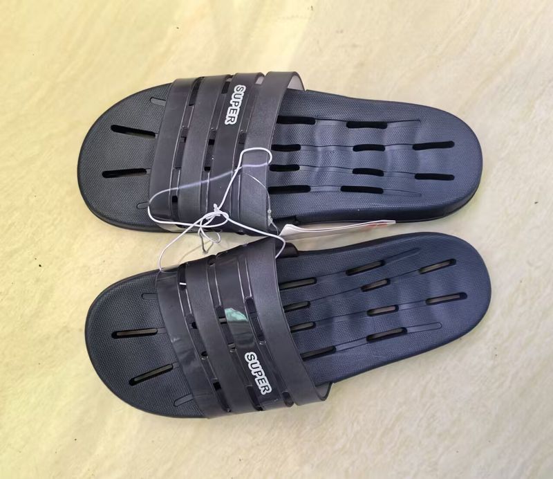Smart Foot Light Magnetic Thick Sole Solid Color Bathroom Slippers_voghion.com