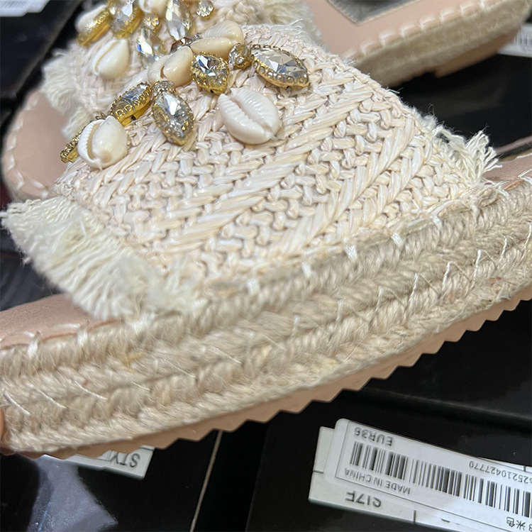 P5 commerce extérieur original unique coquille de plage et pantoufles 2023 été nouveau style ethnique gland plat tongs sandales_voghion.com