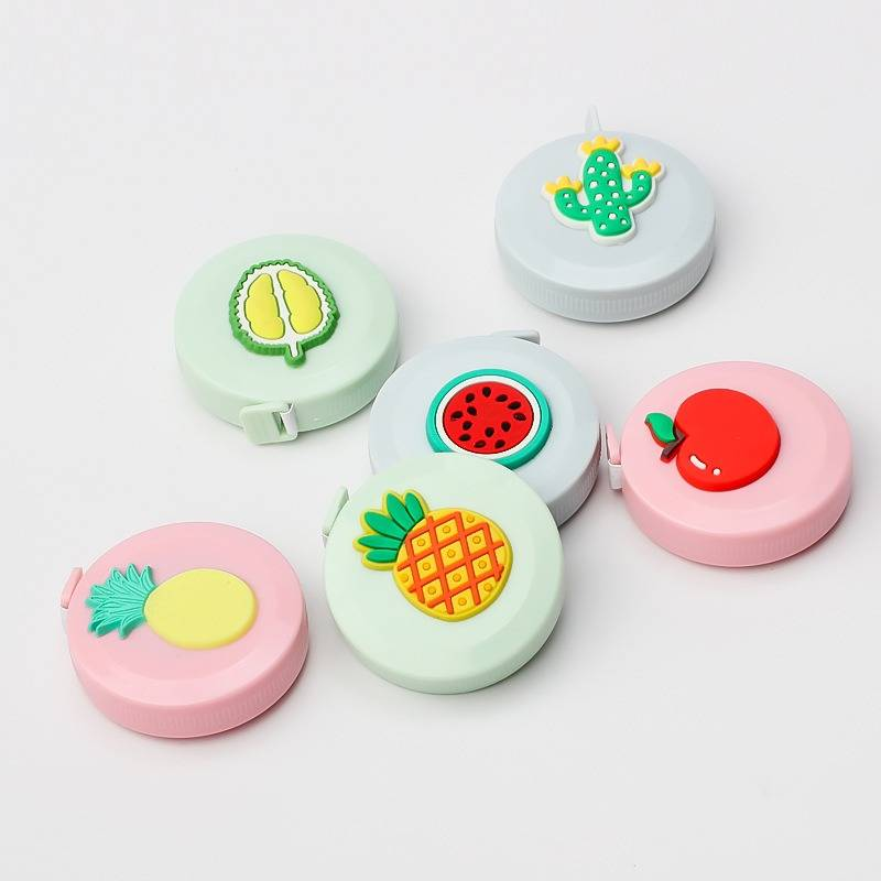 Niedliches Mini-Maßband mit Cartoon-Obst-Motiv, 1 Stück, selbsteinziehendes Maßband für einfaches Tragen._voghion.com