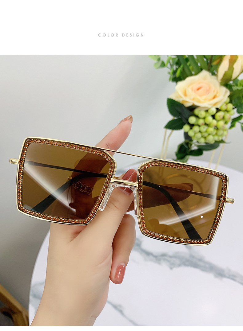 Unisex Luksuslikud mood päikeseprillid Euroopa ja USA teemantkomplektiga prillid suure raamiga naiste salendavad tänavafoto päikesevarjud_voghion.com