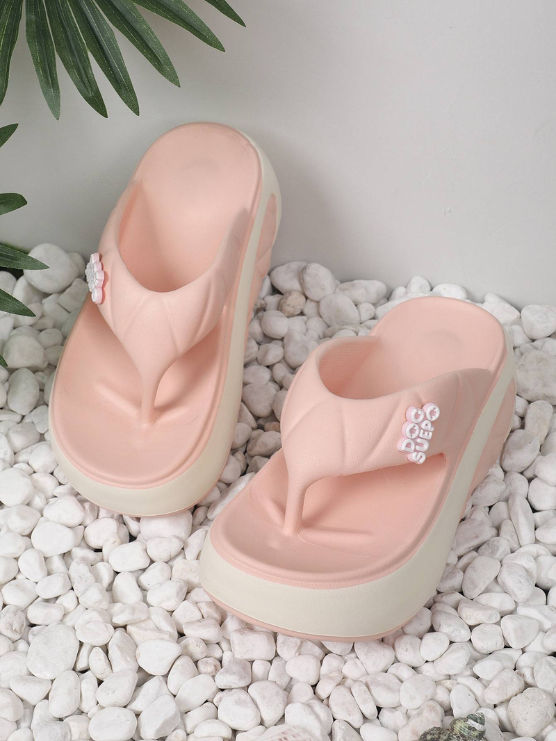 The New Thick-soled And High-soled Summer Flip-flops Increase Height, Are Fashionable And Simple, And Fit The Feet. They Can Be Worn Outside_voghion.com