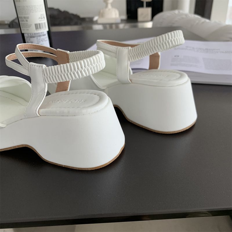 Sandálias de salto grosso novas primavera e verão 2024_voghion.com