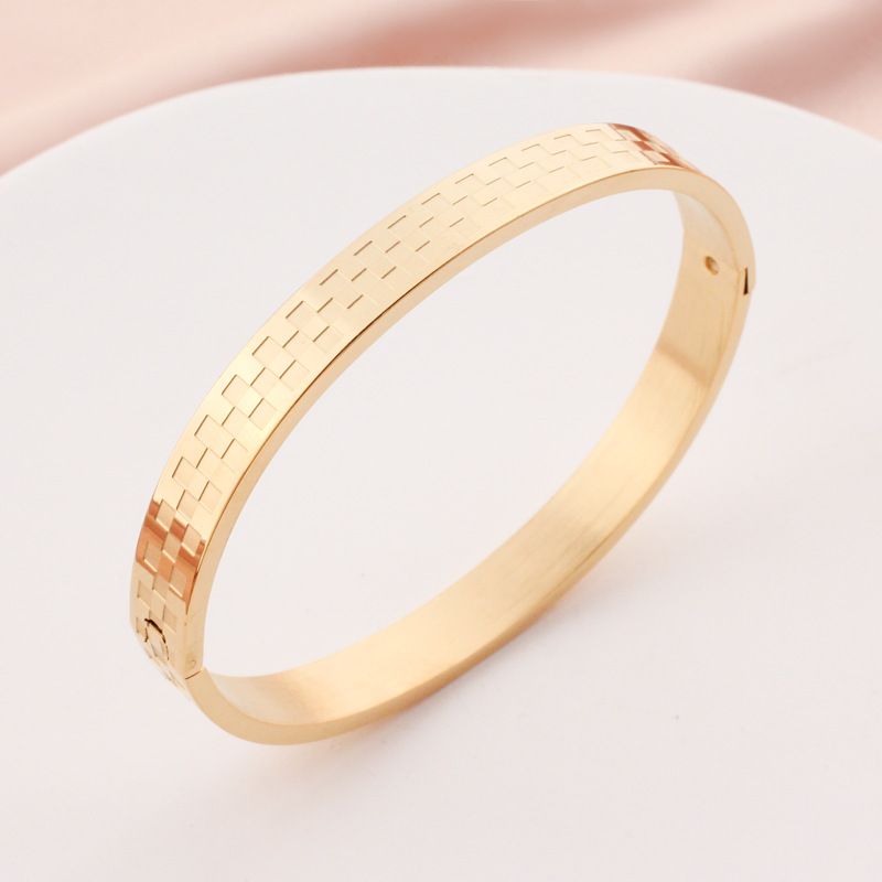 Couple Bracelets Romantic Plaid Titanium Steel Egg-Shaped Clasp Checkered Pattern Bracelet For Men_voghion.com