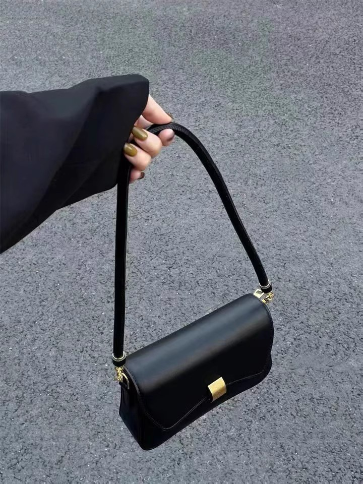 Französische Unterarmtasche 2023 Neues trendiges Nischendesign Leichte Luxus-Baguette-Tasche High-End-Sense-One-Shoulder-Messenger-Handtasche für Damen_voghion.com