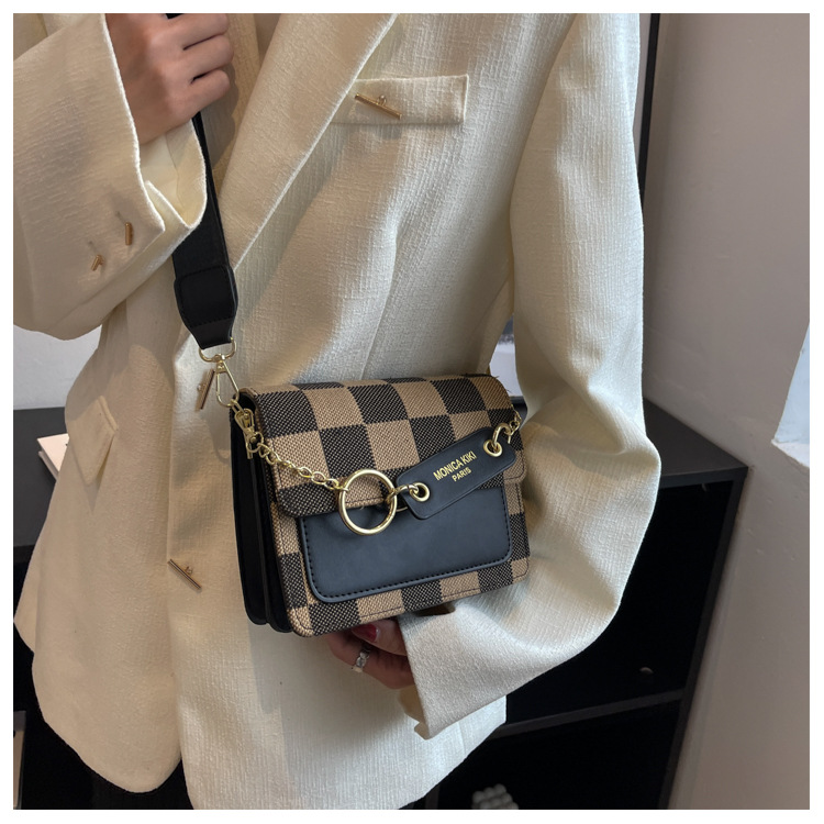 2023 New Trendy Crossbody Bag: Texture, Niche Small Square Bag, Fashionable and Versatile, One-Shoulder Armpit Bag_voghion.com