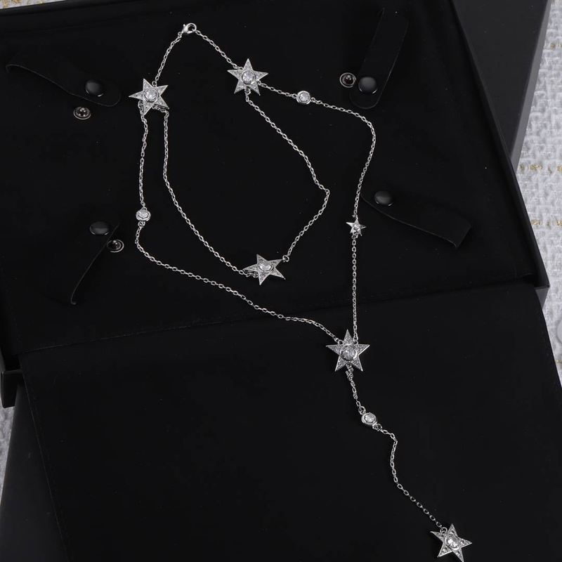 Heißer Verkauf Trendy Frauen Mode Einzelnen Geschenk Set Brief Doppel C Strass Anhänger Dünne Kette Einfache Textur Hübsche Frauen halskette_voghion.com