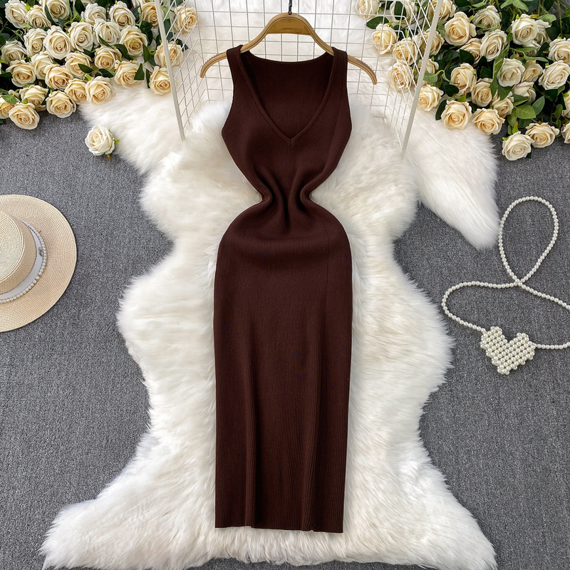 Robe tricotée sexy sans manches à col en V profond pour femme, nouvelle jupe longue d'été à taille élastique et hanches fines_voghion.com