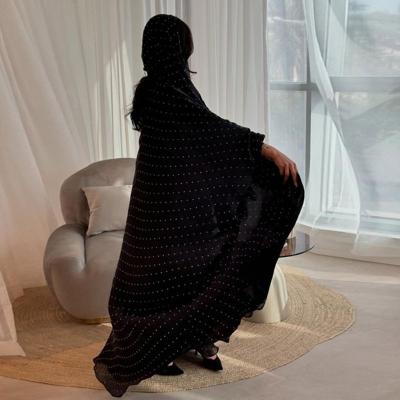 Conjunto de abaya feminino luxuoso e enfeitado – kaftan de manga comprida inspirado em Dubai com lenço de cabeça combinando_voghion.com