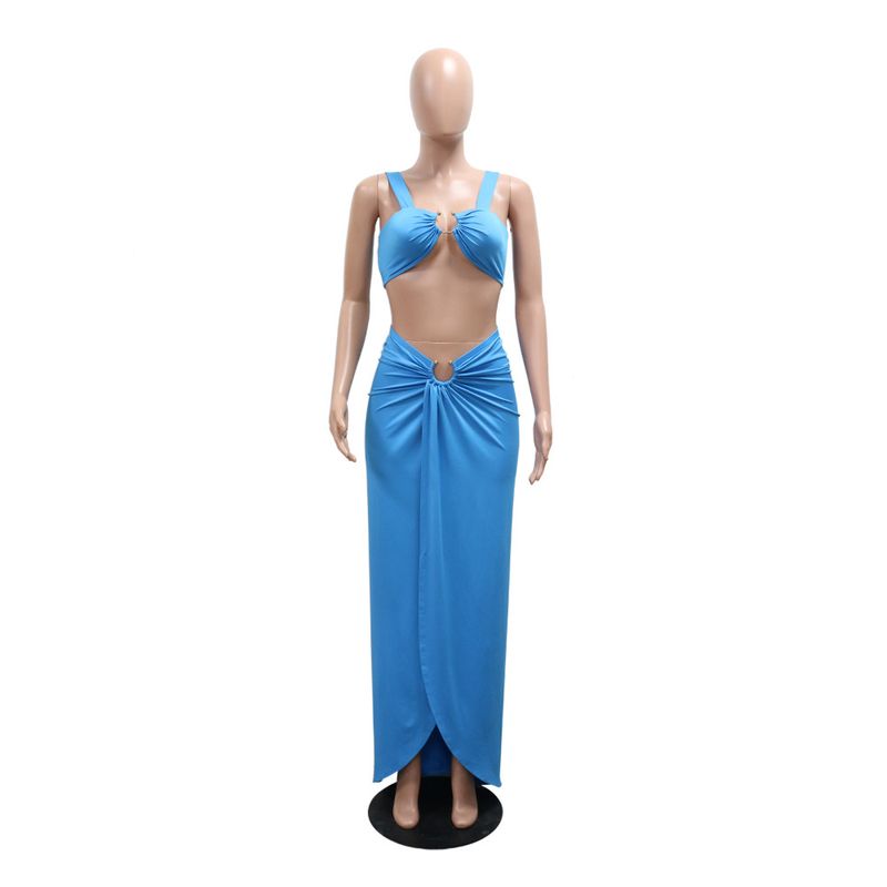 Ensemble deux pièces pour femme, haut court à bretelles et jupe longue fendue sur les hanches_voghion.com