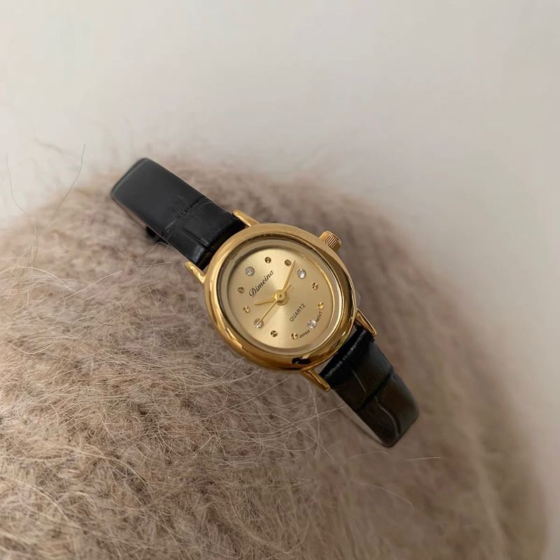 Orologio da donna vintage 2024 con cinturino in oro e cassa in rame, modello di alta qualità, quadrante piccolo molto venduto_voghion.com