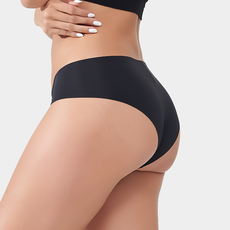 2025d New Women's Seamless Underwear Low Waist Sexy Shorts Stitched Ice Silk Breathable Briefs_voghion.com