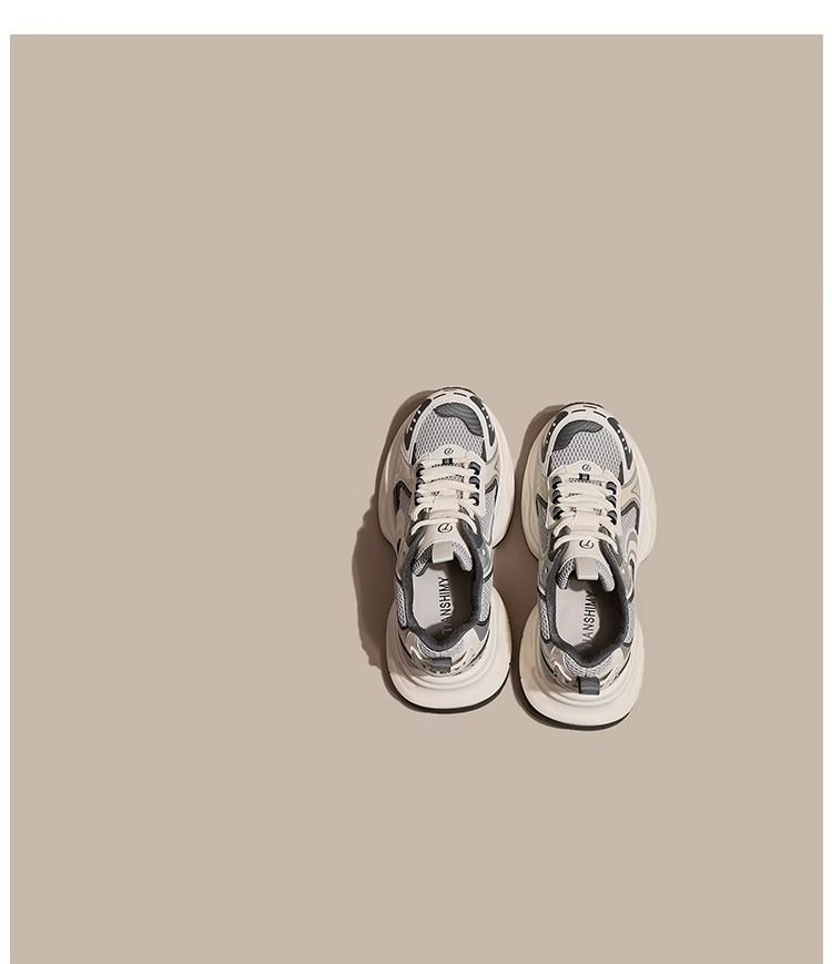 2024 Primavera Cuatro Estaciones Zapatos de papá Muestran Zapatos de papá pequeños Aumento de altura de mujer Fondo grueso Pequeños blancos Deportes Ocio Fresco Forrest Gump_voghion.com