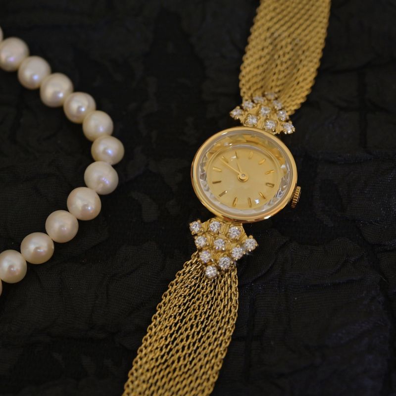 Orologio da donna al quarzo con quadrante piccolo, di seconda mano, in oro, con diamanti intarsiati e strass, stile caleidoscopio antico_voghion.com