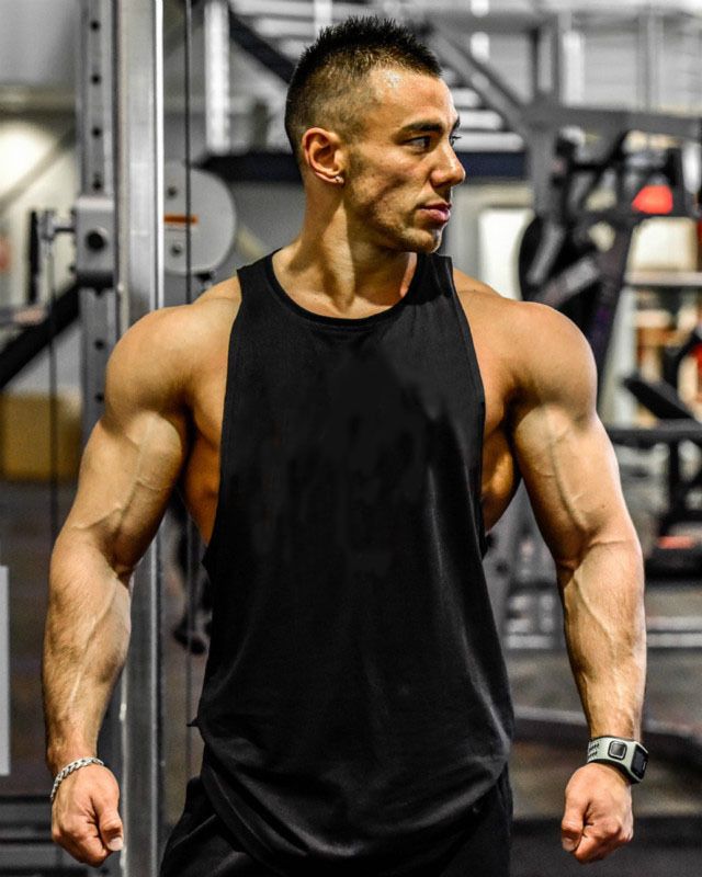 Ärmelloses Rundhals-Fitness-Unterhemd aus Baumwolle im europäischen Stil mit großem Schlitz_voghion.com