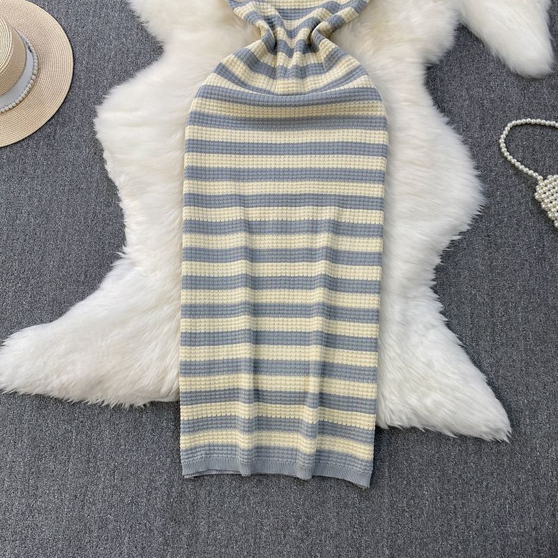 Abito da donna a righe in maglia con bretelle, gonna lunga per le vacanze, snellente per il temperamento e per i fianchi_voghion.com