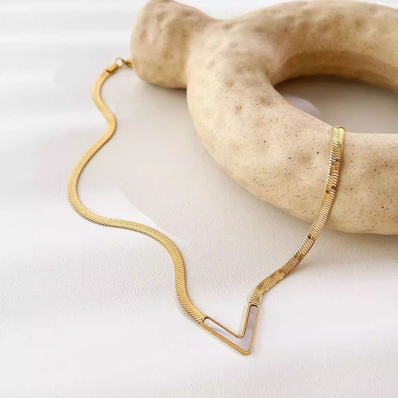 Full Titanium Steel Internet Celebrity V-shaped Necklace Light Luxury High-end Shell Natural Stone Flat Snake Chain Gold_voghion.com