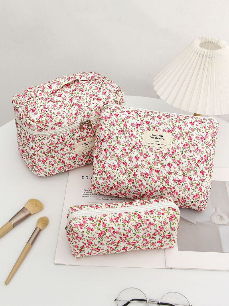 Ins Style Frische und süße Blumen-Make-up-Tasche, süße Kulturtasche für Studenten mit großer Kapazität, tragbare Aufbewahrungstasche für die Hautpflege_voghion.com