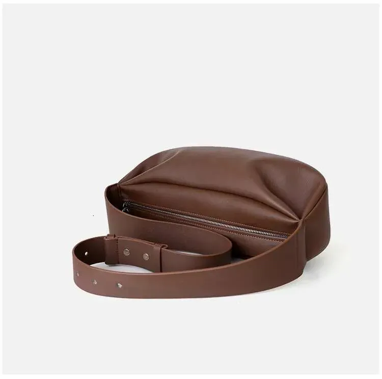 Designer Bag 2025 Simple Retro Leather Dumpling For Women With Wide Strap Zipper Half Month Single Shoulder Crossbody_voghion.com