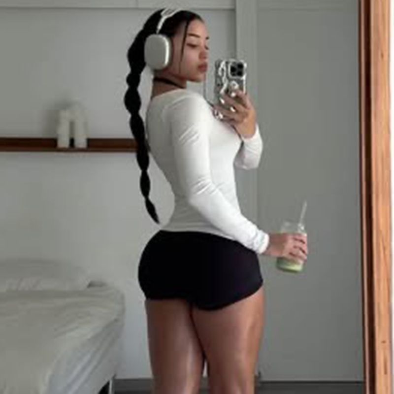 Grenzüberschreitender europäischer und amerikanischer Sport-Look: Zweiteiliger Lagenlook mit Neckholder, eng anliegendem Jumpsuit und U-Ausschnitt._voghion.com