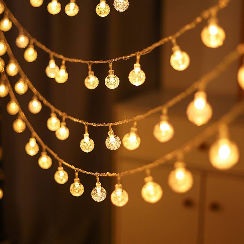 Cordão de Luzes Estreladas com 80 LEDs - IP44 à prova d'água para decoração interna/externa (plástico à prova de quebra, alimentado por bateria e controle remoto)_voghion.com