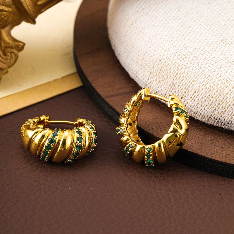 Cerchio di personalità di temperamento di lusso leggero, elemento di alta qualità, orecchini in zirconio verde, alla moda_voghion.com