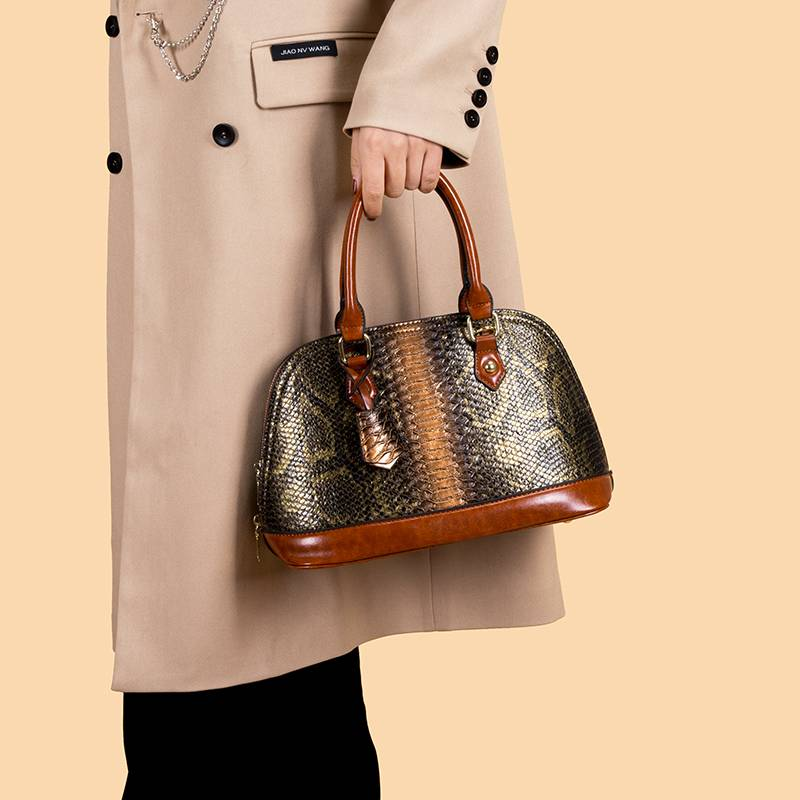 Women's vintage cobra embossed shell handbag, classic large capacity commuter crossbody bag_voghion.com