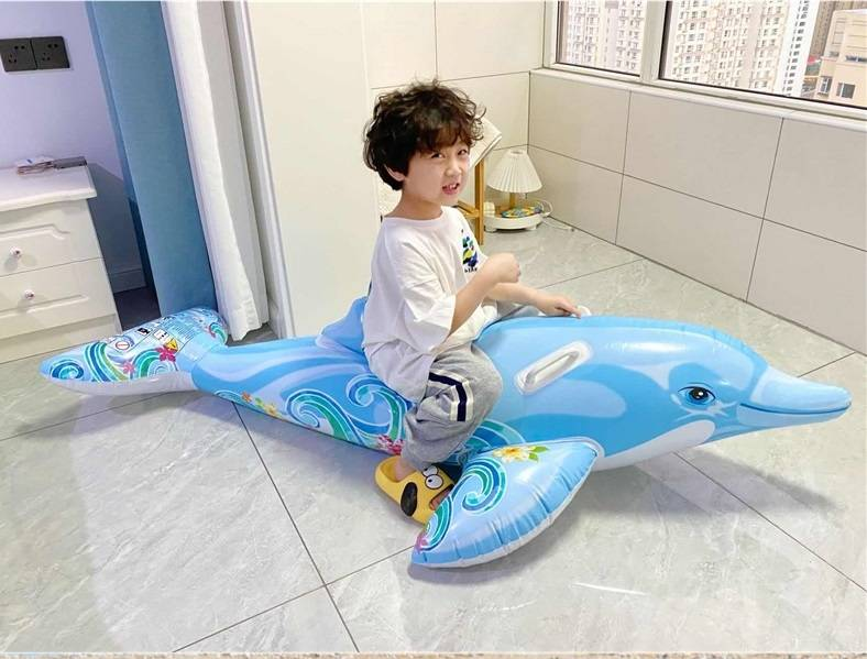 Opblaasbaar luchtkussen drijvend vlot ligstoel bed op water boot volwassenen en kinderen aardbei haai motorboot krokodil dolfijn_voghion.com