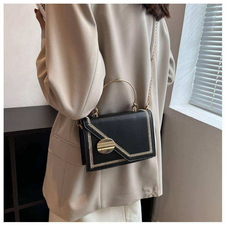 Borsa da donna di moda francese di fascia alta Borsa a tracolla portatile a catena di fascia alta con design di nicchia irregolare retrò Borsa piccola quadrata_voghion.com