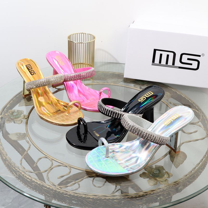 Ein Internet-Promi-Wort-Slipper 2024 Sommer Zehenbesatz Quadratischer High Heel Externes Tragen Sandalen, Übergroße Damen_voghion.com