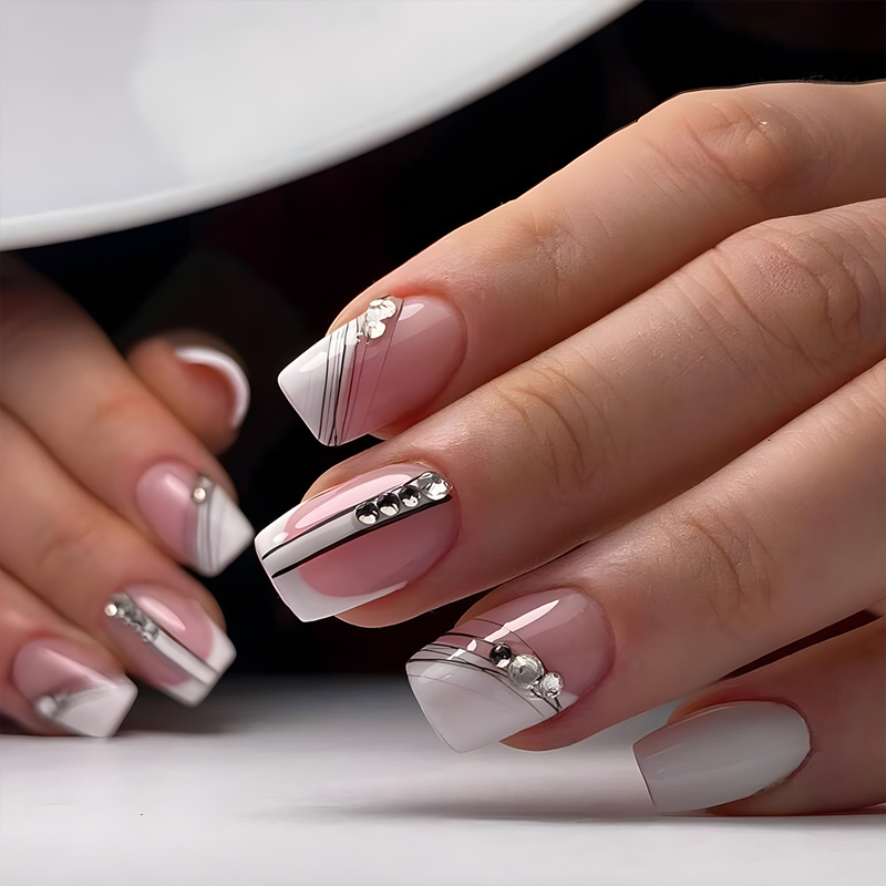 Franska Vita 24st Fake Nails Heltäckande Nagelspetsar Medellånga fyrkantiga lösnaglar med strassdesign Wearab_voghion.com