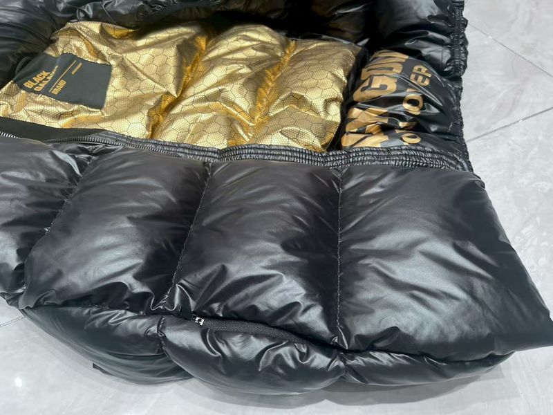 Damenbekleidung Neue High-End-Daunenjacke in Schwarz und Gold, lang, knielang, dicke Kapuzenjacke für Paare, außerhalb der Saison, weiße Gänsedaunen, Winterkleidung_voghion.com