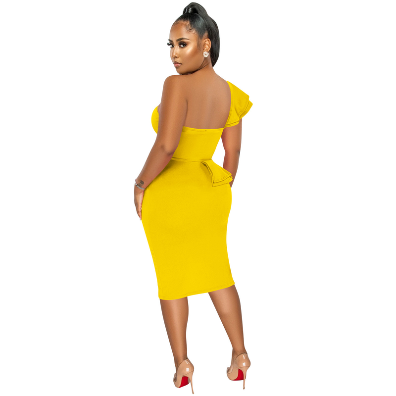 Damenbekleidung, modisches, lässiges, gerüschtes, schulterfreies Kleid mit Schlitz und Ärmeln_voghion.com