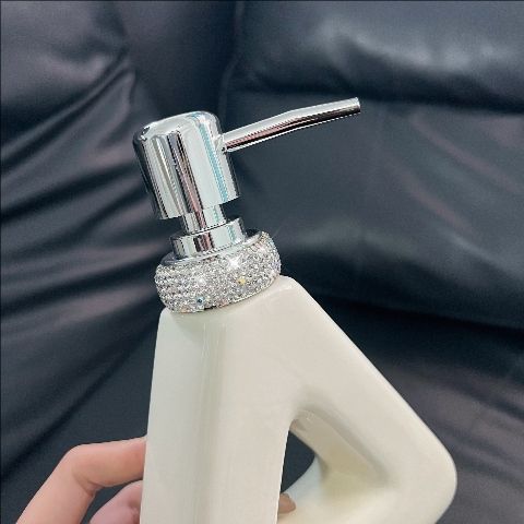 Luxury Crystal-Encrusted Triangle Ceramic Dispenser Bottle – Elegant Shampoo & Lotion Pump For Bathroom & Vanity_voghion.com