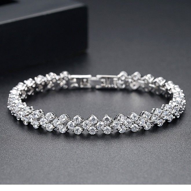 Bracciale romano super scintillante in zircone 2025, nuovo modello per donna, design di nicchia, intarsiato con diamanti, squisito stile cubano._voghion.com