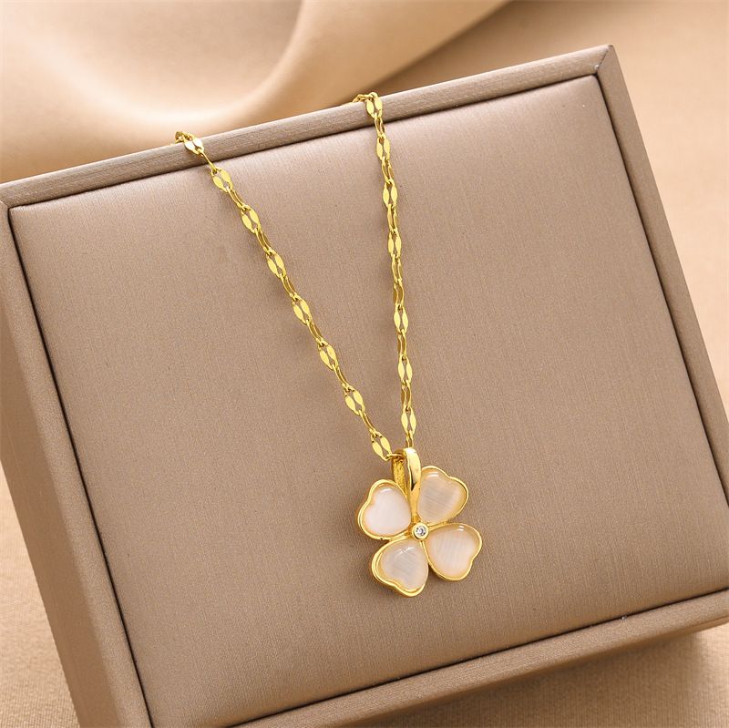 Lucky Four-Leaf Clover Necklace For Women Gold-Plated Cat's Eye Delicate Petal Collarbone Chain Simple Elegant New Style_voghion.com