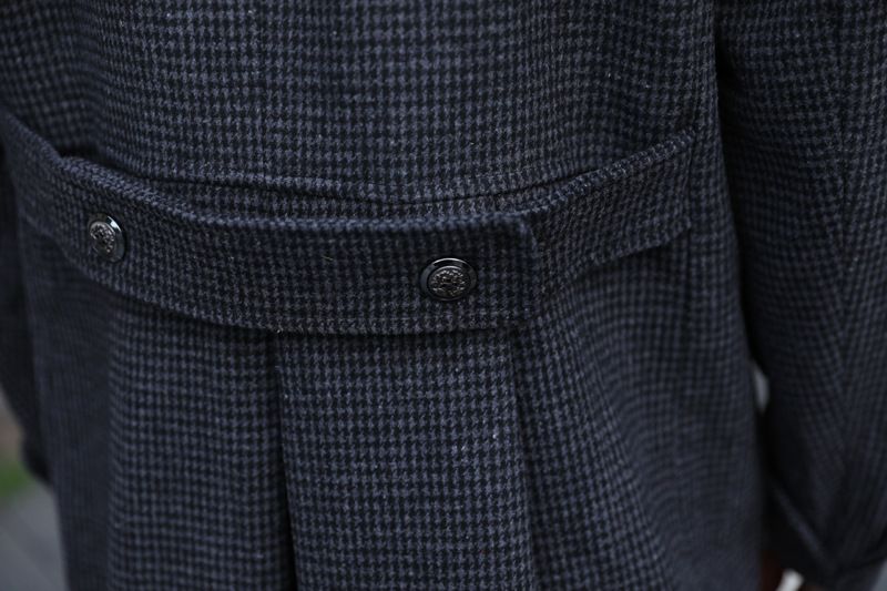 Casaco longo de lã masculino slim fit - sobretudo abotoado duplo na altura do joelho com padrão xadrez, roupa externa formal casual para todas as estações (xadrez cinza e preto)_voghion.com