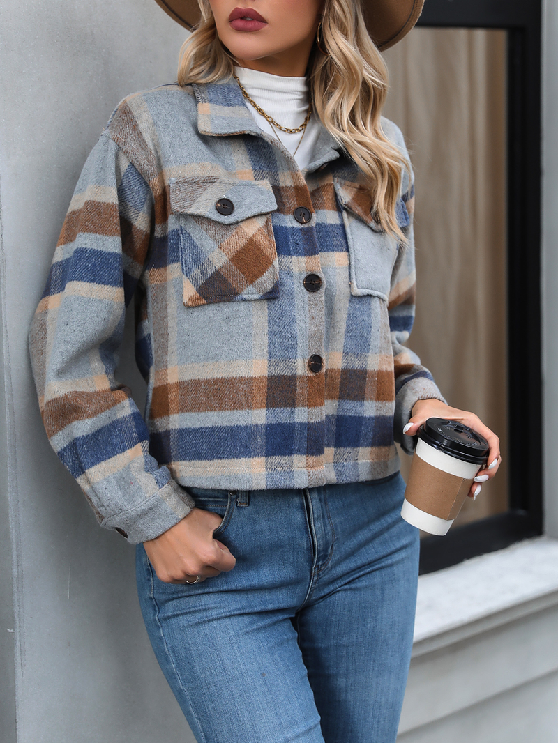 Herbst/Winter 2025: Modischer, lässiger, karierter Wollkurzmantel für Damen mit Taschen._voghion.com