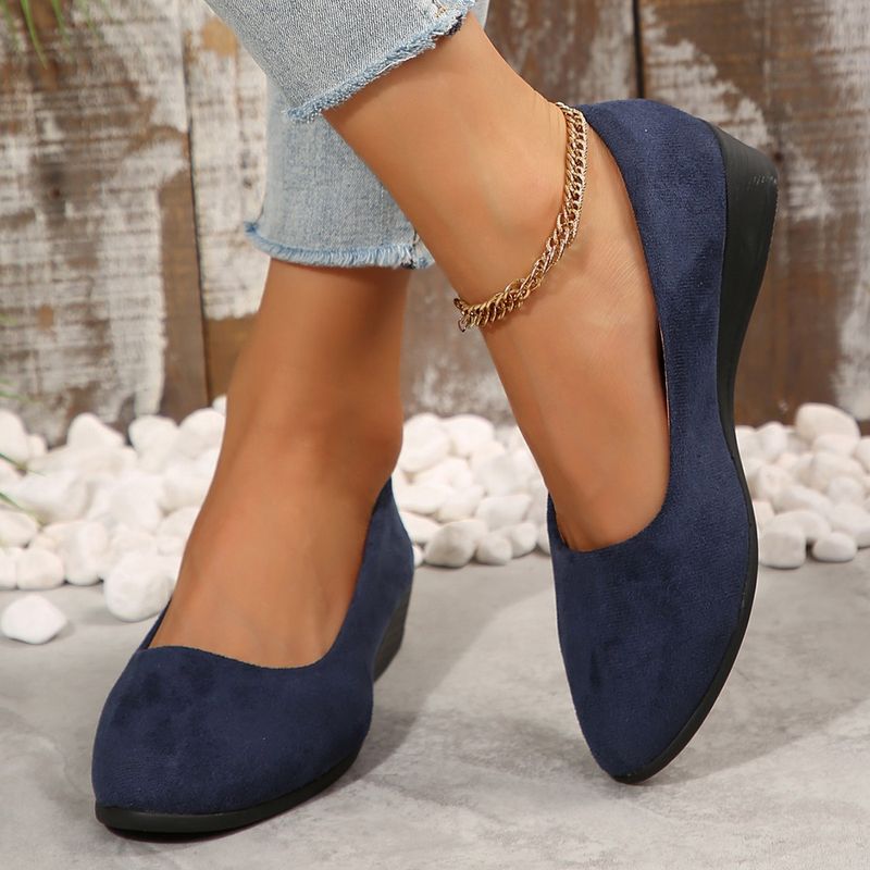 Large Casual Flat Bean Shoes Autumn, New Pointed Soft Sole Wearing On The Outside, Shallow Mouth Single Shoe For Women_voghion.com