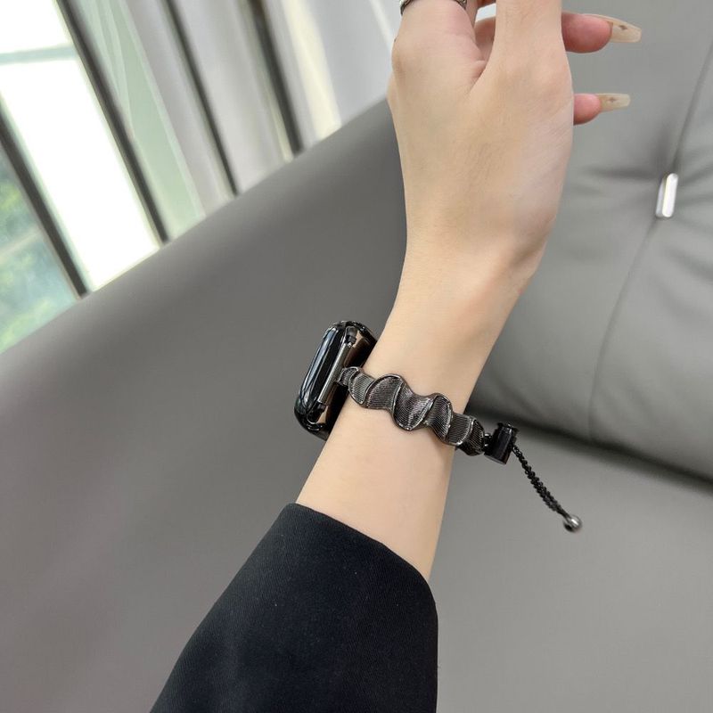 Robustes Feinmetallarmband mit elegantem Wellendesign für Ihre Uhr_voghion.com